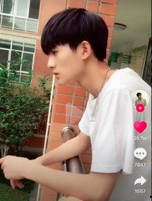 抖音男网红广东吃瓜,揭秘当地美食与风土人情