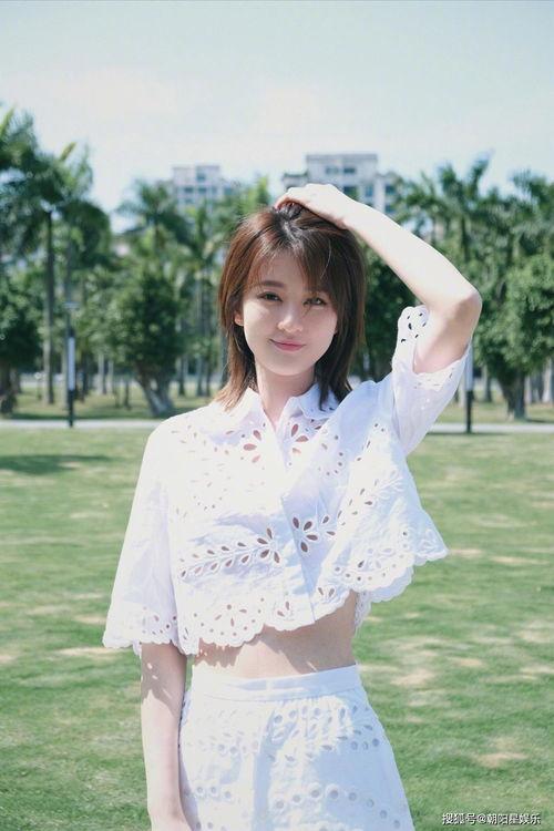 网红顾茜茜吃瓜图片高清